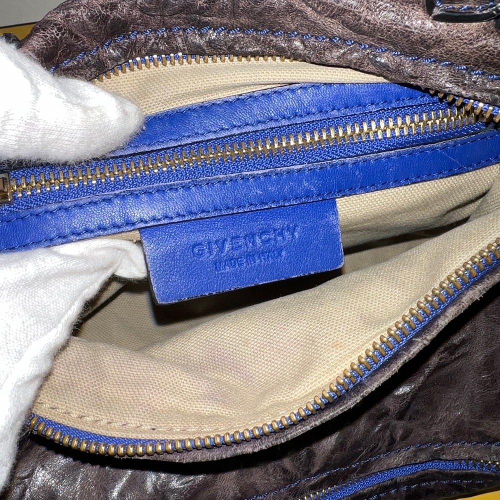 CIVENCHY Italy crossbody bag! - Picture 12 of 12